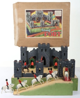 Boxed A Tri-ang Y Fort, 1950,