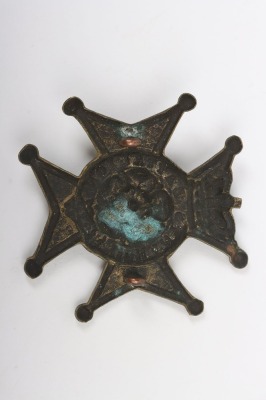 Scarce Early Glengarry Badge of the 1st Hants Battalion (Hampshire Regiment) - 2