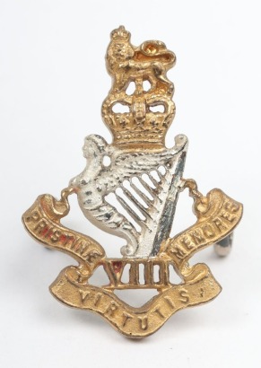 Scarce EIIR 8th Kings Royal Irish Hussars Officers Beret / Cap Badge