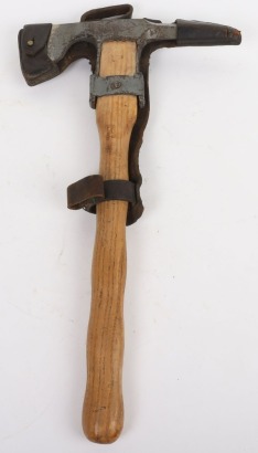 WW1 Imperial German Pioneer Troops Axe and Leather Carrier.
