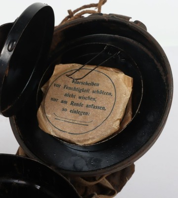WW1 Imperial German M17 Gas Mask and Tin. - 3
