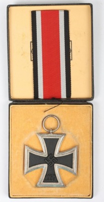 1939 Iron Cross 2nd Class by Wilhelm Deumer, L&uuml;denscheid with LDO Case of Issue - 2