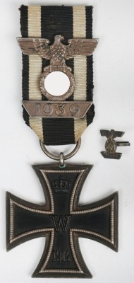 1939 Bar to the Iron Cross 2nd Class and 1914 Iron Cross 2nd Class Combination
