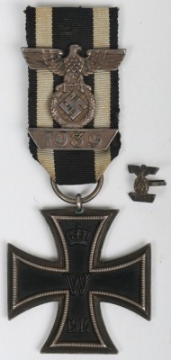1939 Bar to the Iron Cross 2nd Class and 1914 Iron Cross 2nd Class Combination - 2