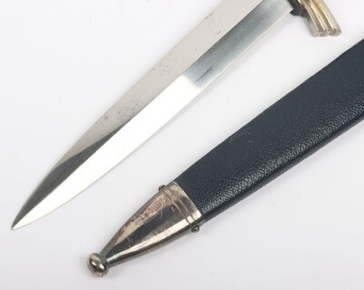 Third Reich DLV / NSFK Flyers Dagger by David Malsch, excellent example of a DLV / NSFK flyers knife with nickel silver fittings. Blue leather covering to the grip and scabbard. Short leather hanging strap attached to the scabbard. Nice patina to the exte - 6