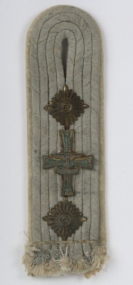Single Wehrmacht Heer Hauptmann Tunic Shoulder Board with &ldquo;Stalingrad&rdquo; Cypher