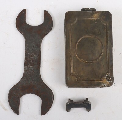 WW2 German MG34/42 Machine Gunners Tool Pouch and Tools. - 6