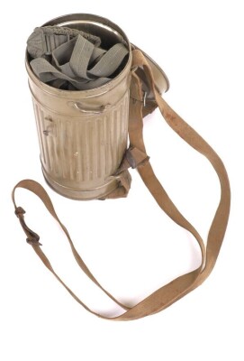 WW2 German Armed Forces Combat Gas Mask in Canister - 9