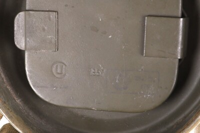 WW2 German Armed Forces Combat Gas Mask in Canister - 11