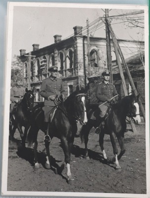 Interesting Grouping of Private Photographs from Generaloberst Frhr von Weichs Inspecting a Command Post and Hospital on the Eastern Front - 5