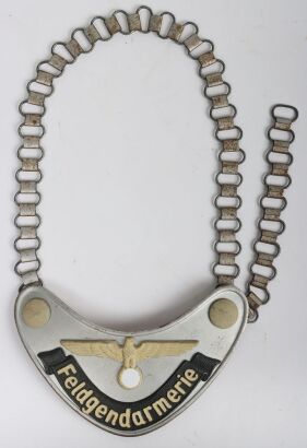 Third Reich Field Police 'Feldgendarmerie' Gorget.