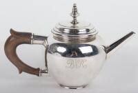 A small sliver teapot, Carrington & Co, London 1904