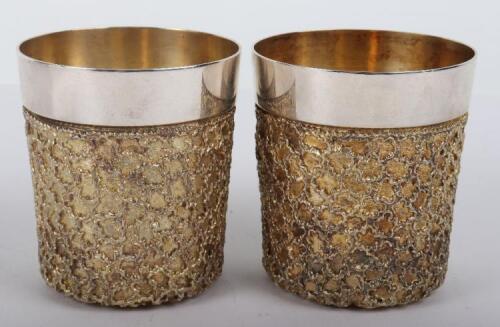 A pair of Stuart Devlin beakers, 1978