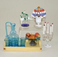 Fine dolls house glass miniatures, circa 1950,