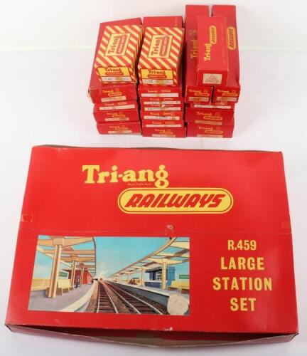Tri-ang Railways boxed R459 Large Station set