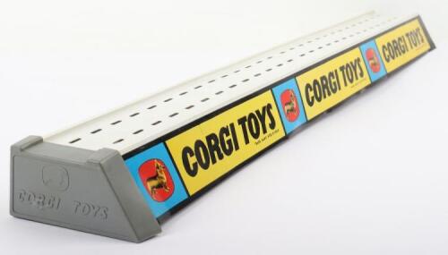Corgi Toys 1960&rsquo;s Metal Aluminium Shop Display Stand