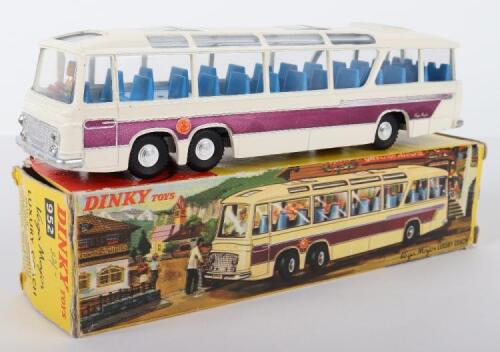 Dinky Toys 952 Vega Major Luxury coach