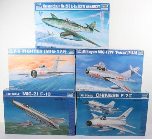Five Trumpeter 1:32 scale Fighter Jets model kits