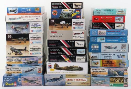 Twenty-seven 1:72 scale Propeller Fighter Aircraft model kits