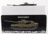 Minichamps 1:35 scale model Leopard 2 Tank