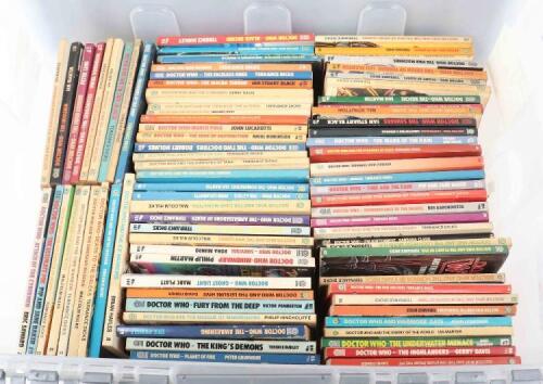 Large quantity of Doctor who target books