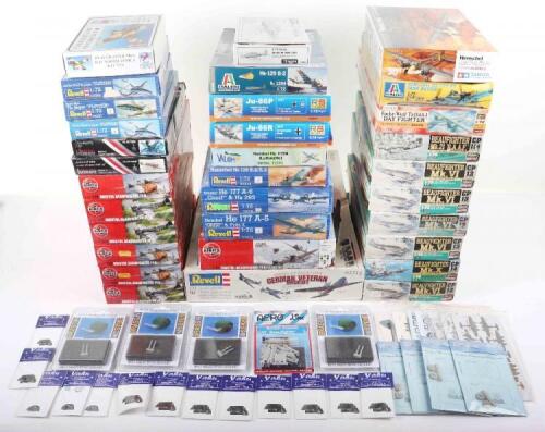 Thirty-two 1:72 scale W.W.II Fighter Aircraft model kits