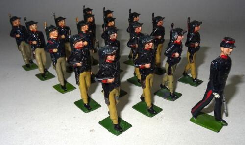 Britains set 169, Bersaglieri late variation with Officer (Condition Very Good, one rifle tip missing) and eleven additional men (Condition Very Good, four undersides of bases painted yellow) 1952 (19)