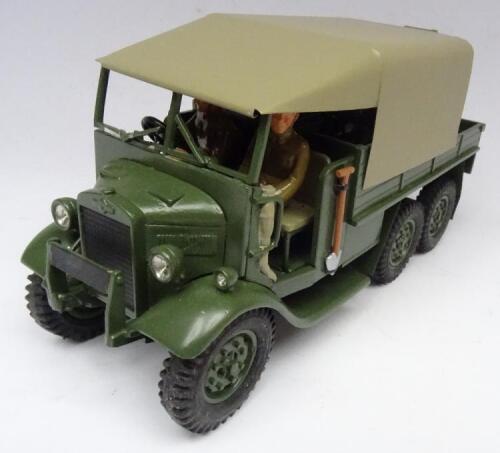 CJB Morris 30cwt CDF Light Recovery Truck with Driver and Crew in original box (Condition Excellent, box Excellent) (3)