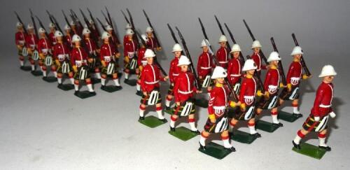 Britains repainted Gordon Highlanders marching at the slope in Wolseley helmets with Officer, fourteen recast, and repainted Camerons (Condition Very Good, one rifle end missing) (31)