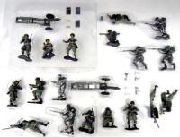 Collectors Showcase 1/30 scale US 101st Airborne Division two Pak Howitzers with Crews and Assault Team (Condition Excellent) (20)