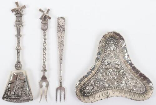 A Dutch silver caddy spoon and pickle fork