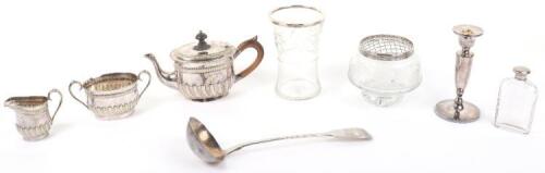 A mixed lot of silver and silver plate