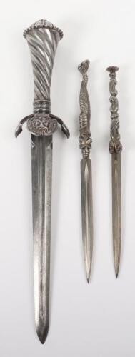 Well-Made Copy of a 16th Century Style German Landsknecht Dagger