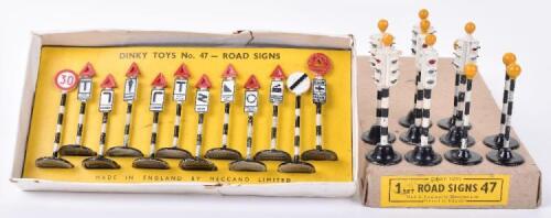 Dinky Toys Set 47 Road Signs