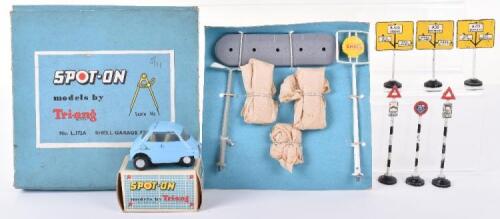 Triang Spot-On Shell Garage Set