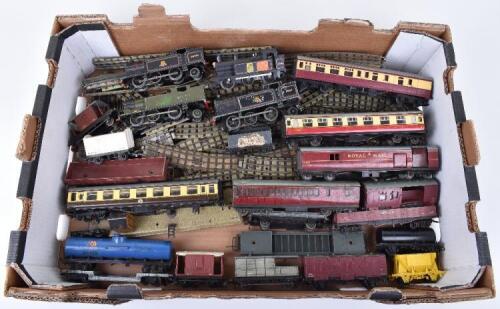 Small Quantity of Hornby Dublo 00 Gauge