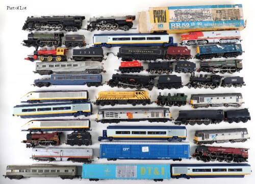 Collection of various 00 gauge locomotive and coaches