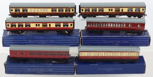 Six Hornby Dublo Passenger coaches