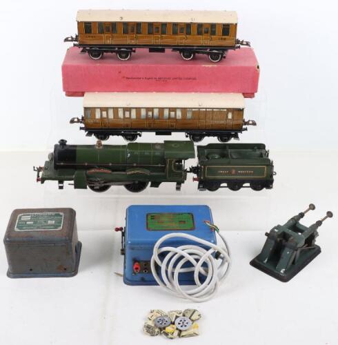 Hornby Series 0 gauge E320 Caerphilly Castle locomotive and tender and passenger coaches