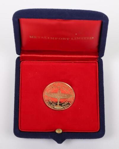 An 18ct gold Battle of Britain commemorative coin,