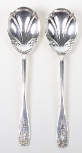A pair of early 20th century serving spoons, Josiah Williams & Co, London 1918