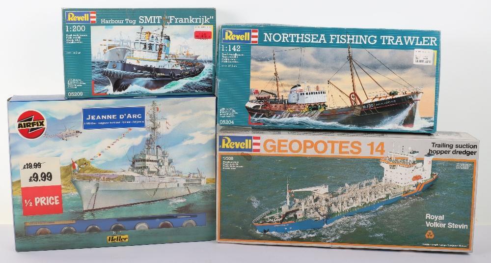 Ship Model 12 In Collection of twelve various model Ship kits