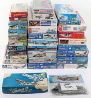 Thirty two 1:72 scale aircraft model kits,