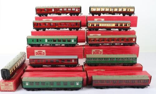 Eleven Hornby Dublo 00 Gauge 2-Rail Boxed Coaches